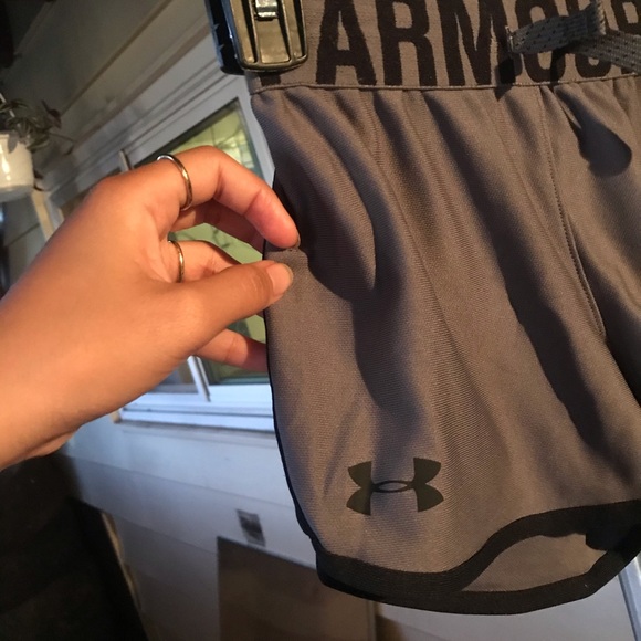 UNDER ARMOUR XS Activewear Shorts - Picture 6 of 8